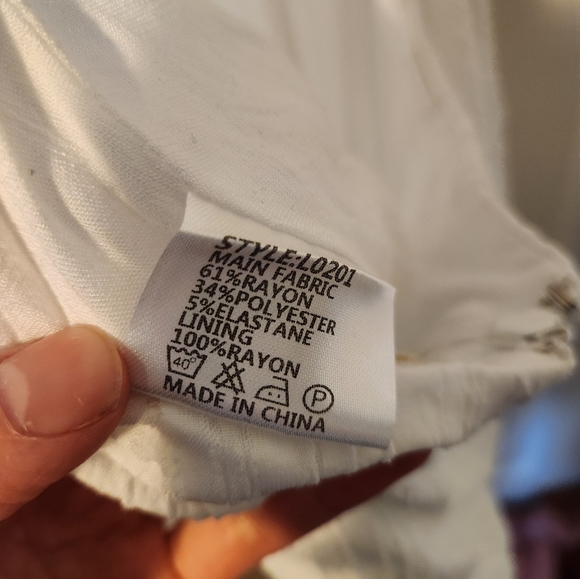 White v neck romper - Picture 4 of 4